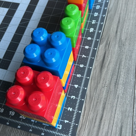 120+ MEGA BLOKS building brick toys 120+ pieces - Picture 6 of 8